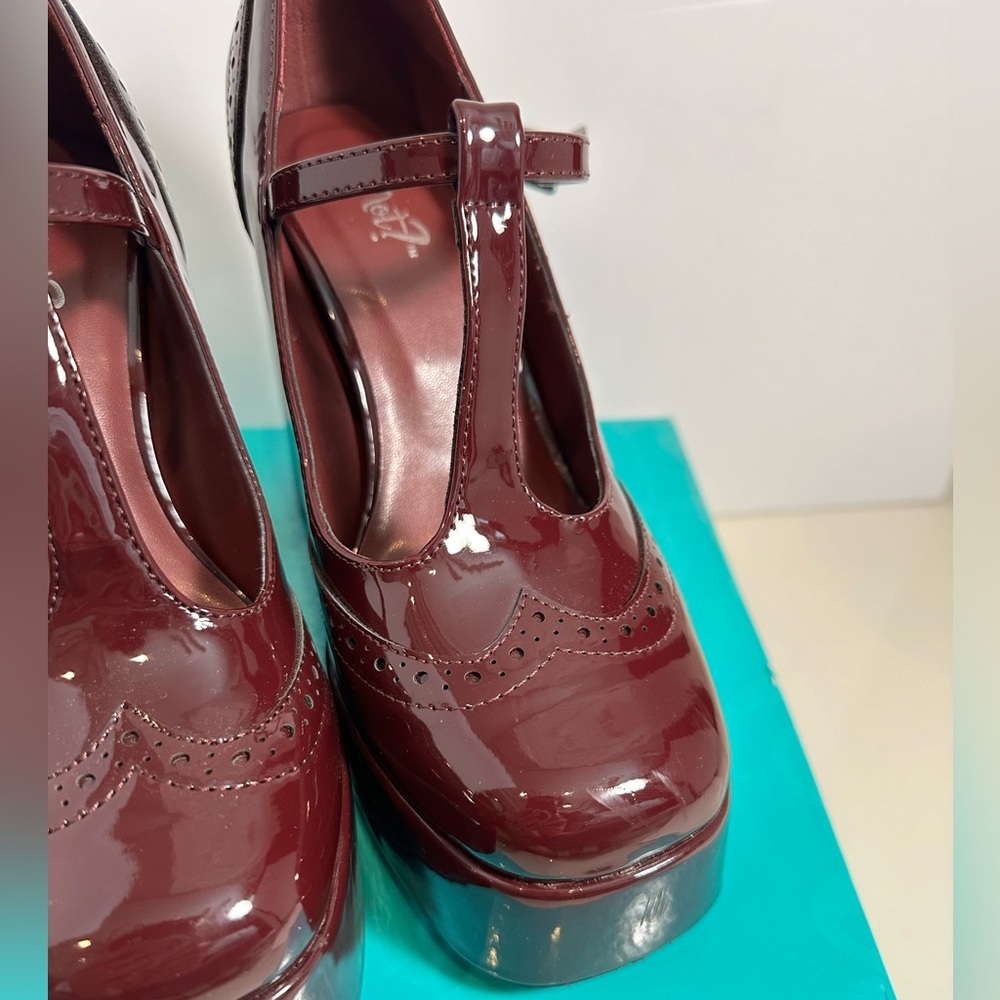 Women's Burgundy Platform Shoes ✨ - Picture 5 of 10